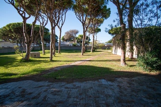 4 slaapkamer Villa te koop in Chiclana de la Frontera - € 1.590.000 (Ref: 9528411)