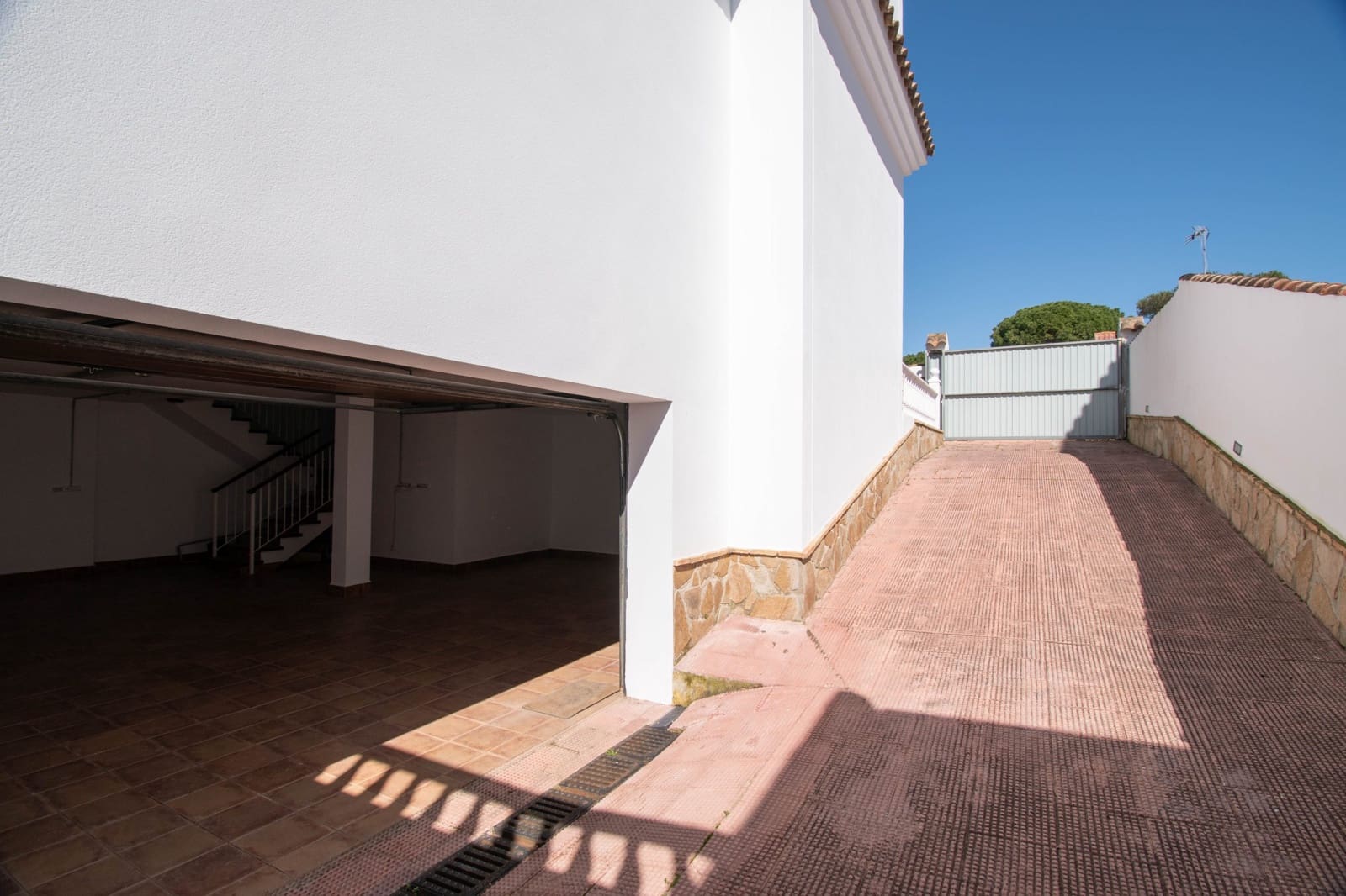 5 sypialnia Willa na sprzedaż w Chiclana de la Frontera - 540 000 € (Ref: 9638009)