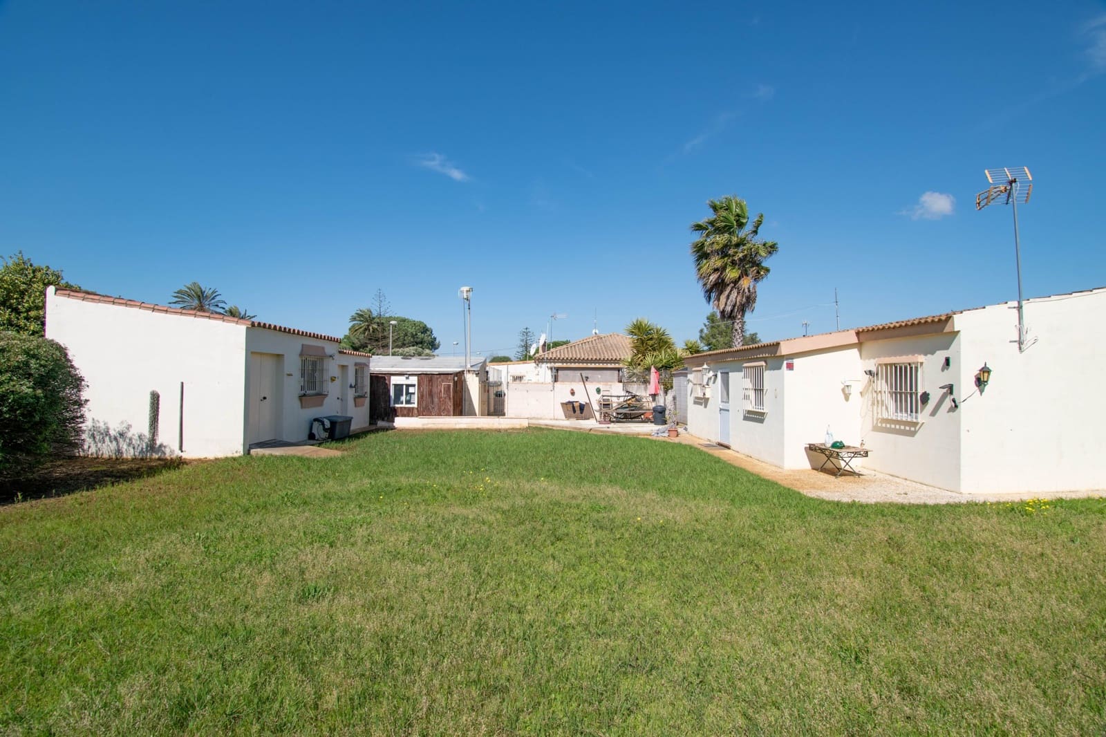 5 chambre Villa/Maison à vendre à Chiclana de la Frontera - 325 000 € (Ref: 9671169)