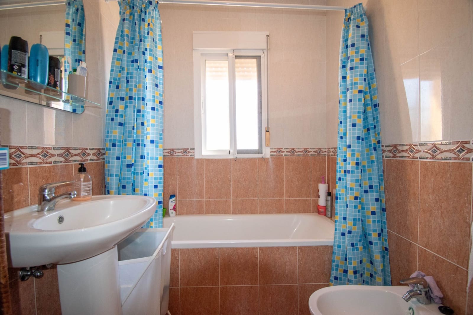 3 bedroom Villa for sale in Chiclana de la Frontera - € 239,900 (Ref: 9730862)