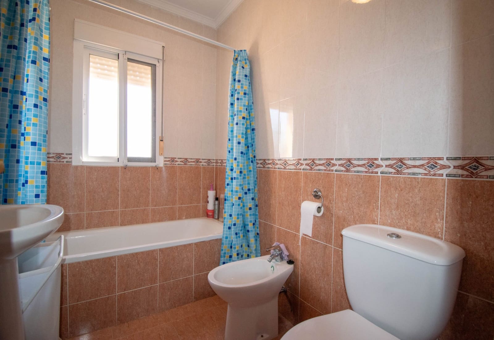 3 bedroom Villa for sale in Chiclana de la Frontera - € 239,900 (Ref: 9730862)