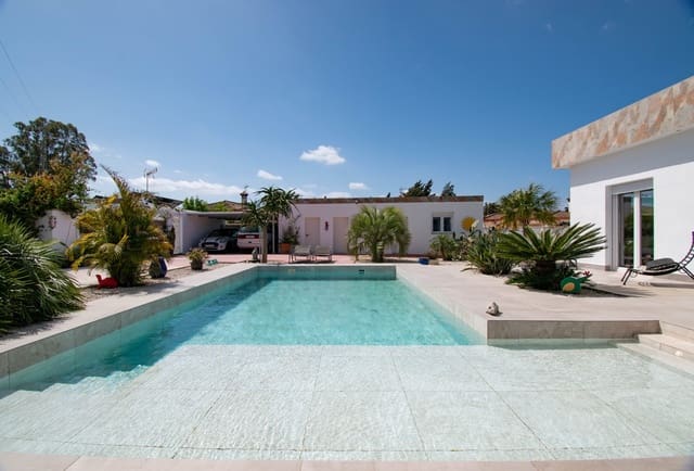 6 sypialnia Willa na sprzedaż w Chiclana de la Frontera - 749 900 € (Ref: 9740164)