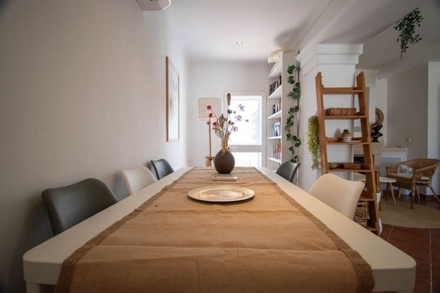 4 makuuhuone Huvila myytävänä paikassa Chiclana de la Frontera - 329 900 € (Ref: 9932319)