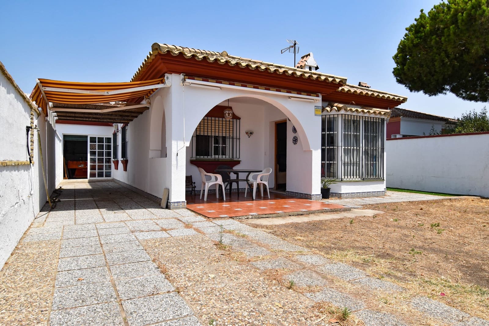 3 slaapkamer Villa te koop in Chiclana de la Frontera - € 360.600 (Ref: 9992005)