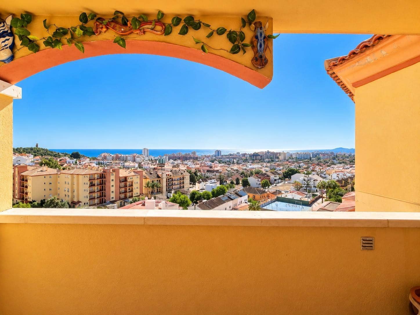 2 soveværelse Lejlighed til salg i Fuengirola med swimmingpool - € 270.000 (Ref: 10184909)