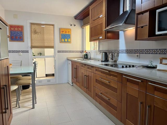 3 bedroom Flat for holiday rental in Los Boliches , Fuengirola with pool garage - € 2,130 (Ref: 6886548)