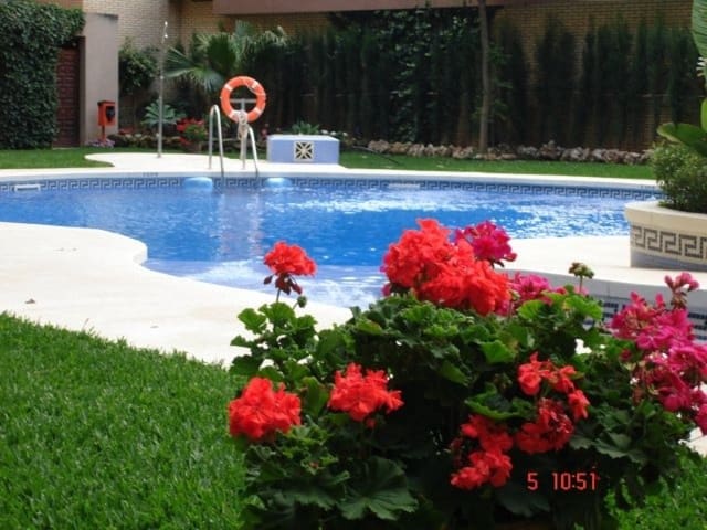 1 soverom Leilighet til leie i Los Boliches , Fuengirola med svømmebasseng - € 1 150 (Ref: 6886549)