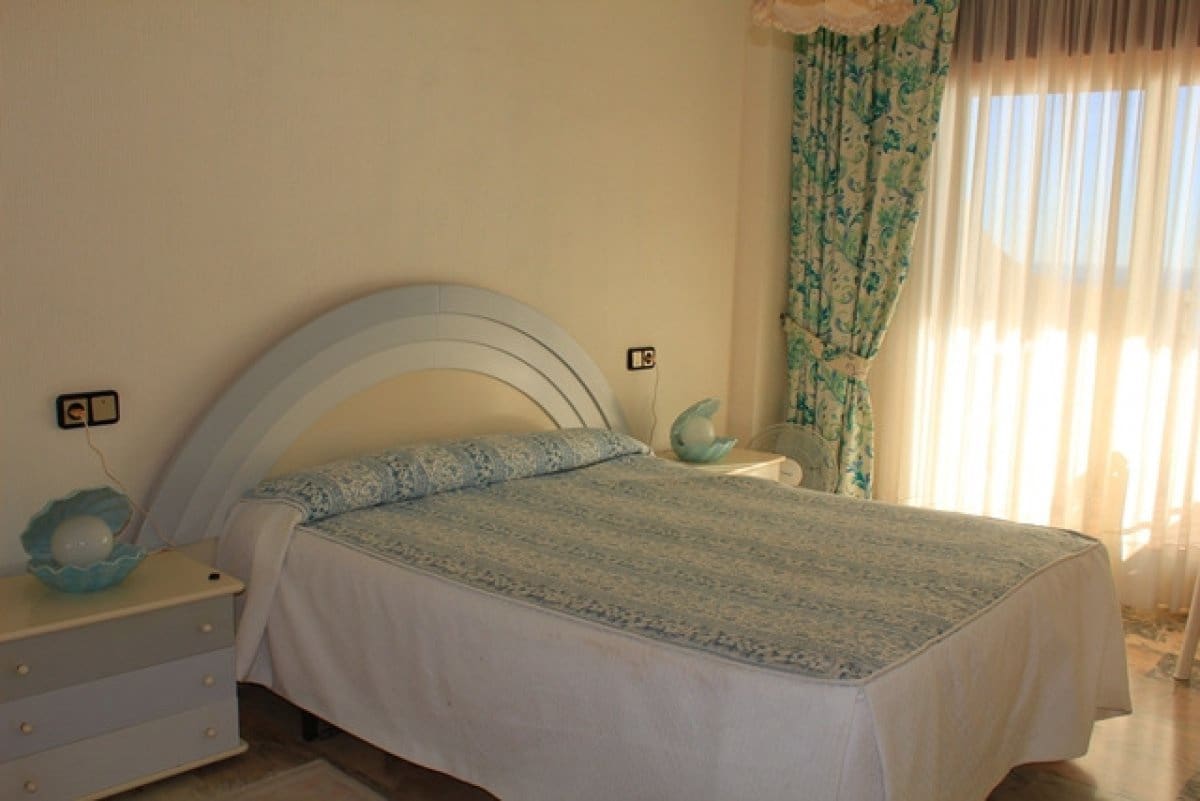 2 slaapkamer Flat te huur in Fuengirola met zwembad garage - € 1.380 (Ref: 6886555)