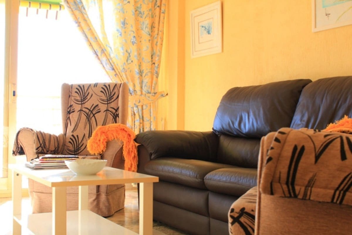 2 slaapkamer Flat te huur in Fuengirola met zwembad garage - € 1.380 (Ref: 6886555)