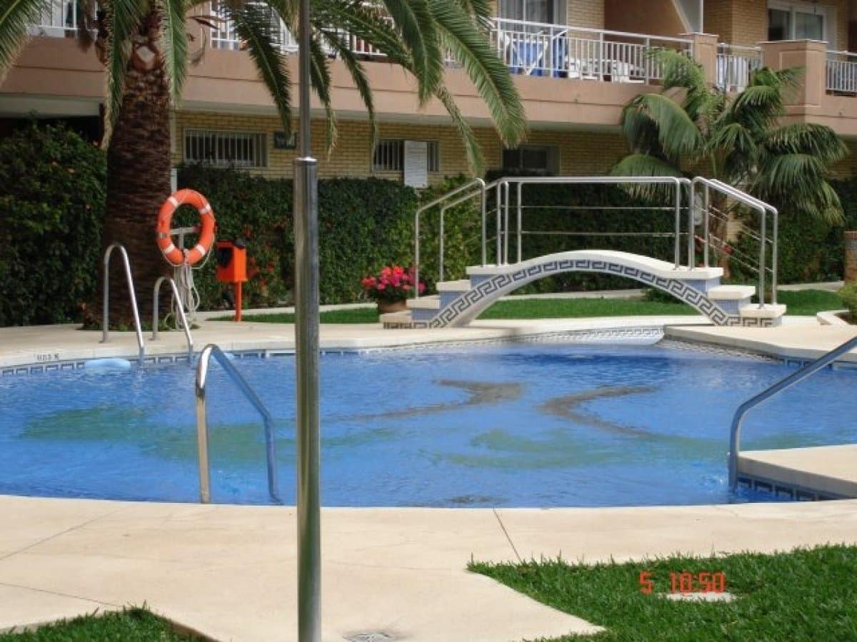 1 soverom Leilighet til leie i Fuengirola med svømmebasseng garasje - € 950 (Ref: 6886557)