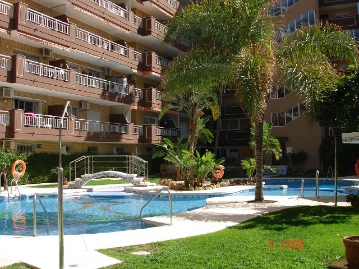 1 soverom Leilighet til leie i Fuengirola med svømmebasseng garasje - € 950 (Ref: 6886557)