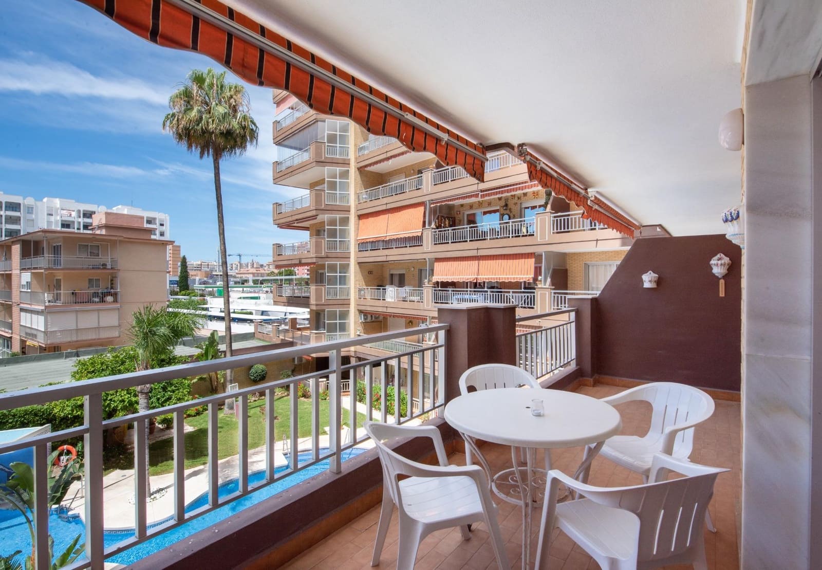 1 soveværelse Lejlighed til leje i Fuengirola med swimmingpool - € 1.365 (Ref: 6886559)