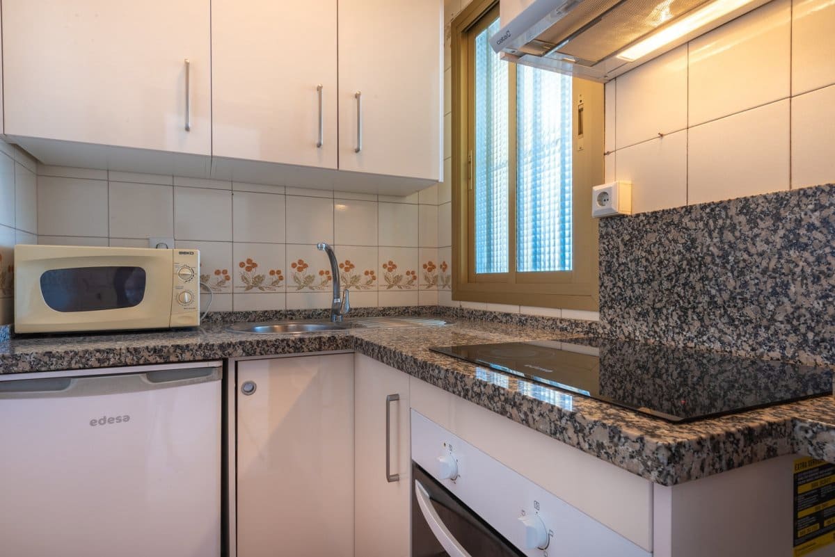 1 soverom Leilighet til leie i Fuengirola med svømmebasseng - € 1 100 (Ref: 6886560)