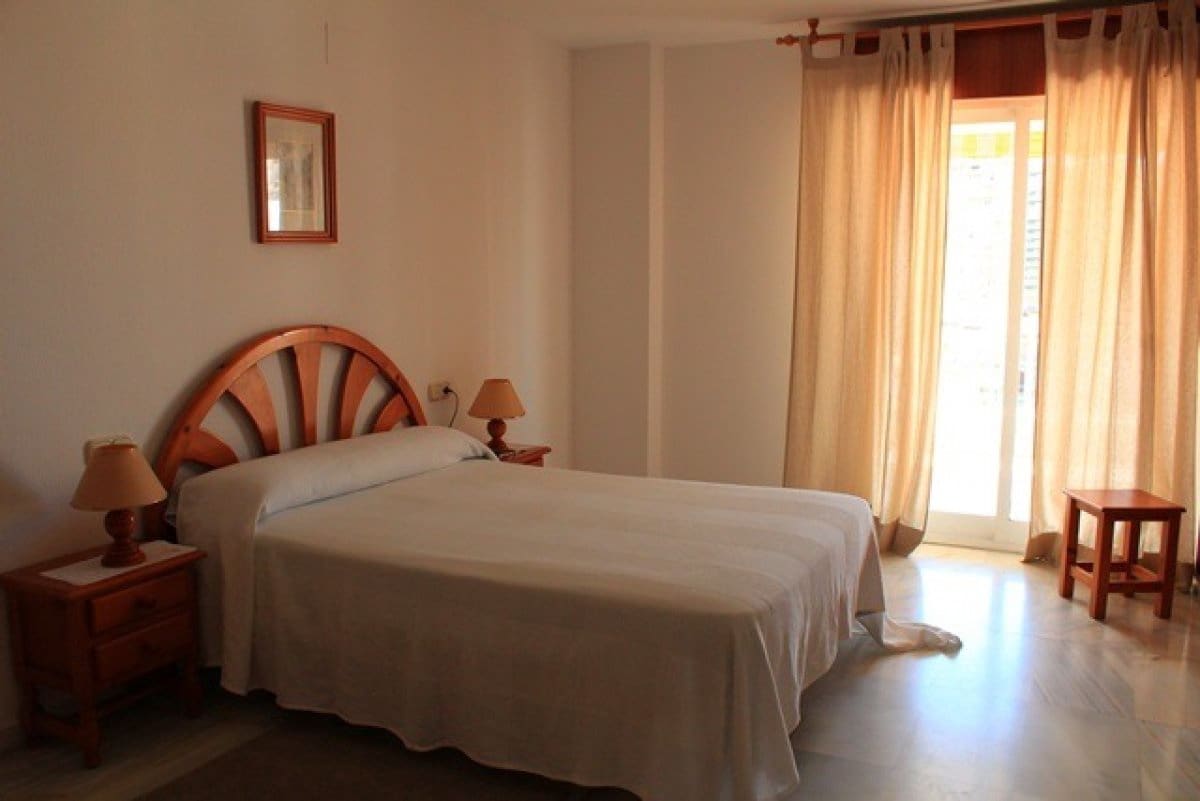 3 slaapkamer Appartement te huur in Fuengirola met zwembad - € 1.350 (Ref: 6886563)