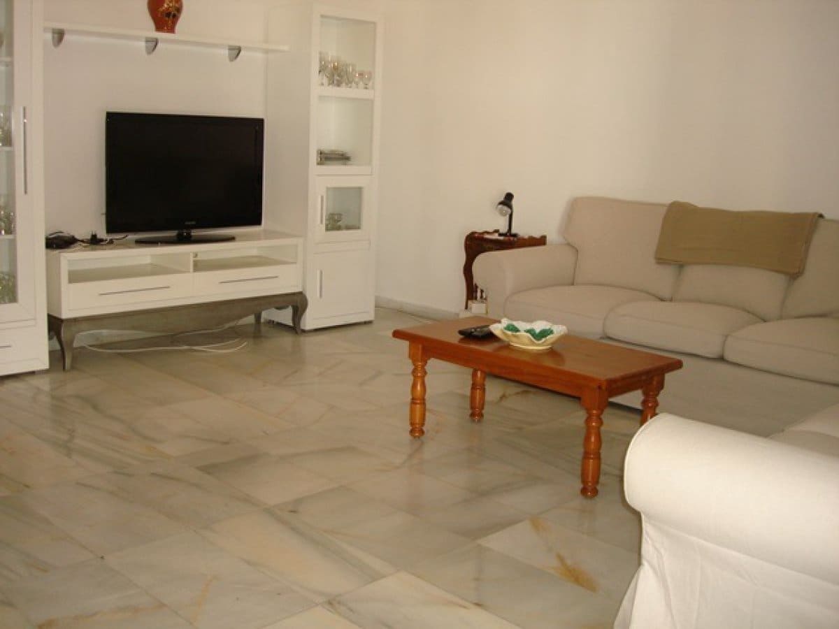 3 slaapkamer Appartement te huur in Fuengirola met zwembad - € 1.350 (Ref: 6886563)