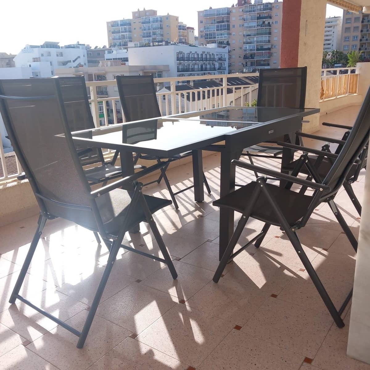 3 slaapkamer Appartement te huur in Fuengirola met zwembad - € 1.350 (Ref: 6886563)