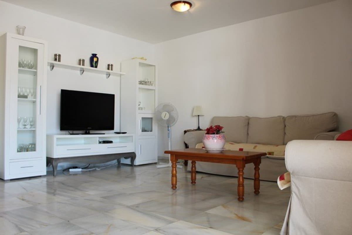 3 slaapkamer Appartement te huur in Fuengirola met zwembad - € 1.350 (Ref: 6886563)