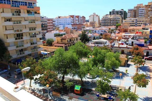 3 sovrum Lägenhet att hyra i Los Boliches , Fuengirola med pool garage - 1 500 € (Ref: 6886563)