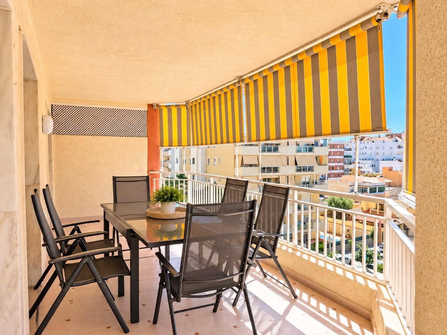 3 soverom Leilighet til leie i Fuengirola med svømmebasseng garasje - € 1 500 (Ref: 6886563)