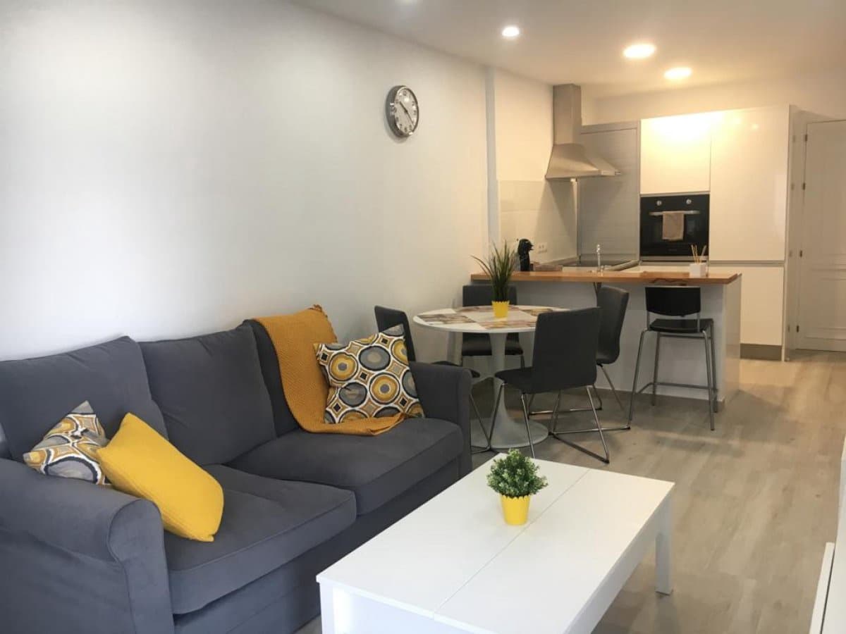 1 soveværelse Lejlighed til leje i Fuengirola med swimmingpool - € 1.200 (Ref: 6886566)