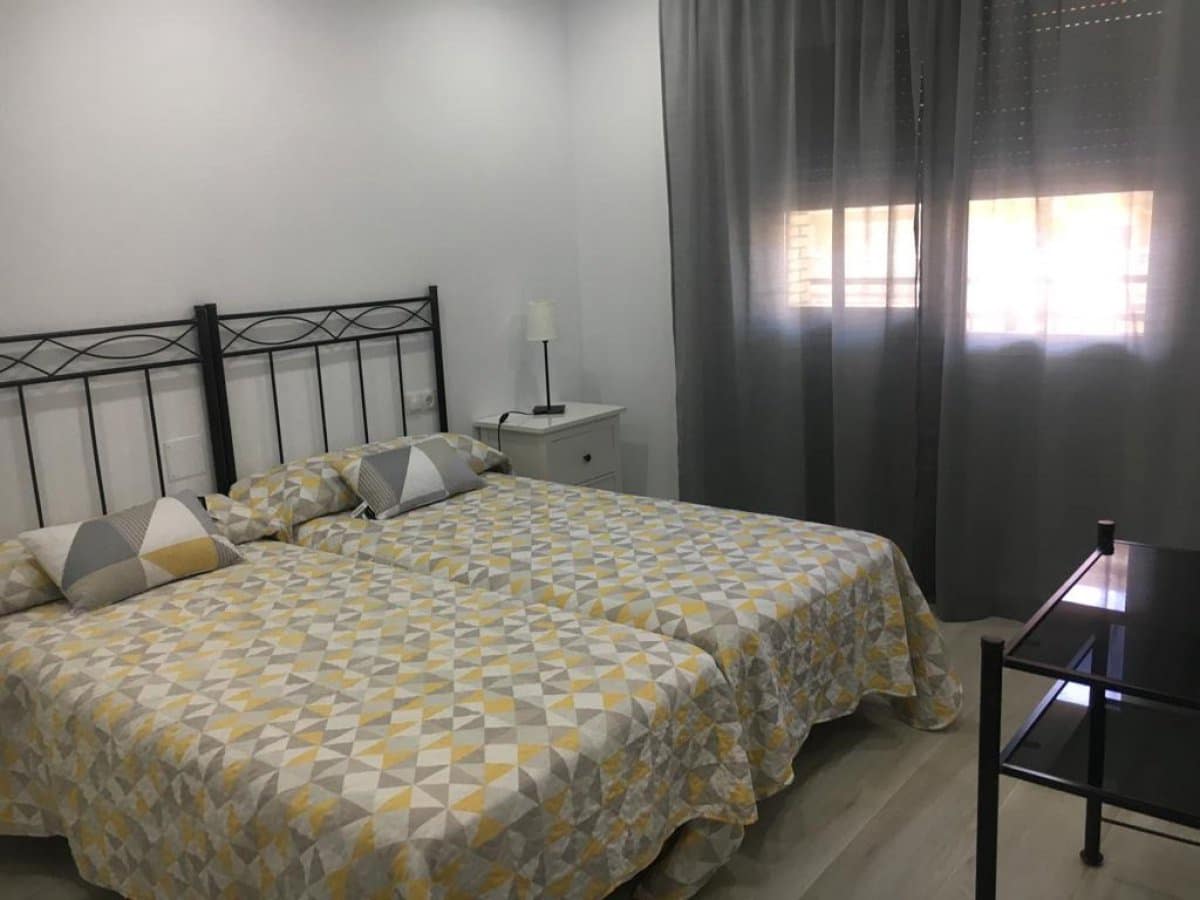 1 soveværelse Lejlighed til leje i Fuengirola med swimmingpool - € 1.200 (Ref: 6886566)