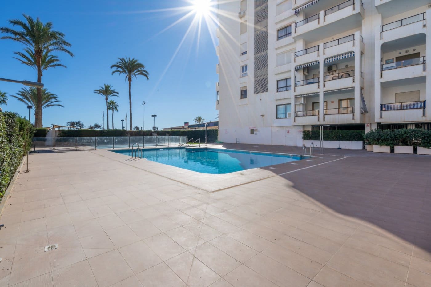 2 soveværelse Lejlighed til leje i Fuengirola med swimmingpool garage - € 1.300 (Ref: 7247303)