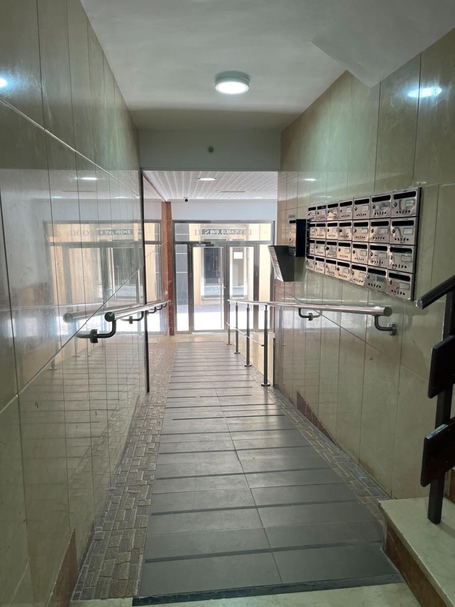 3 soveværelse Lejlighed til leje i Fuengirola - € 1.300 (Ref: 8624224)