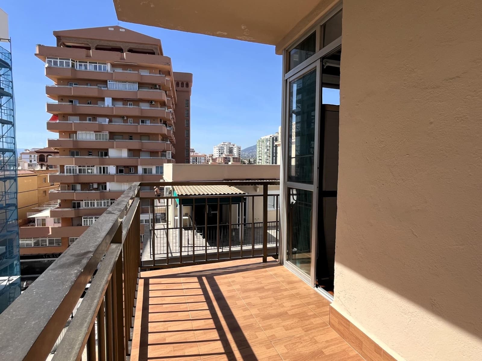 3 soveværelse Lejlighed til leje i Fuengirola - € 1.300 (Ref: 8624224)