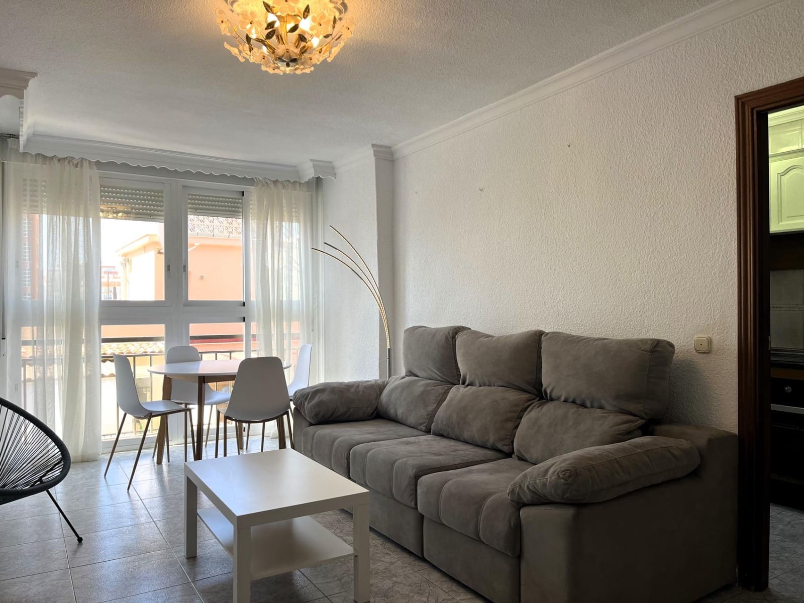 3 soveværelse Lejlighed til leje i Fuengirola - € 1.300 (Ref: 8624224)