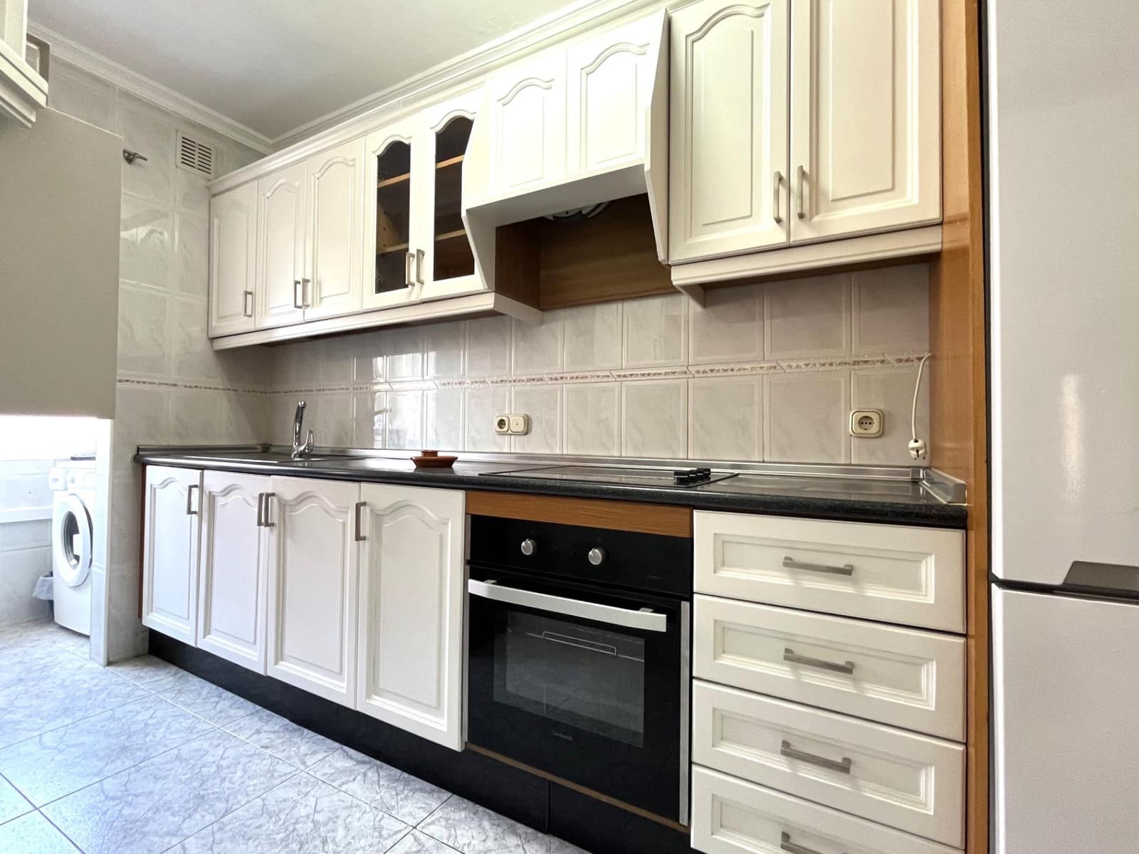 3 soveværelse Lejlighed til leje i Fuengirola - € 1.300 (Ref: 8624224)