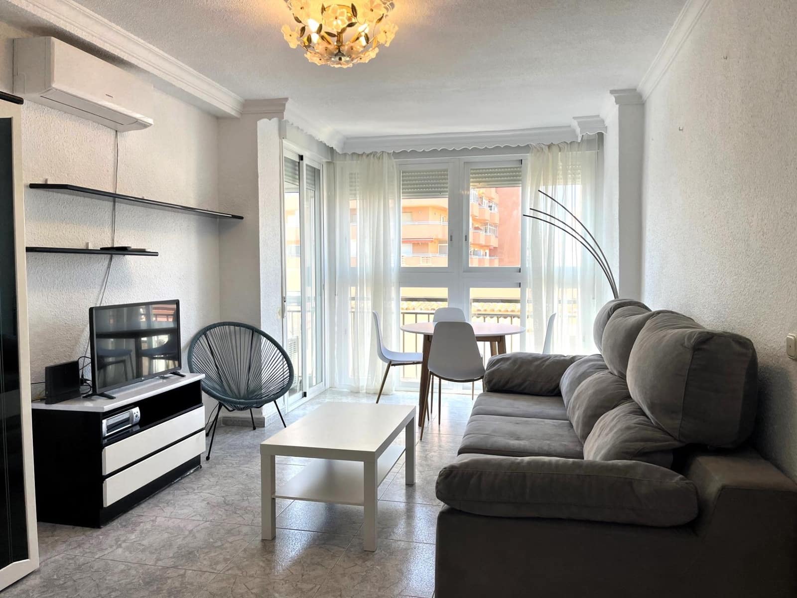 3 soveværelse Lejlighed til leje i Fuengirola - € 1.300 (Ref: 8624224)