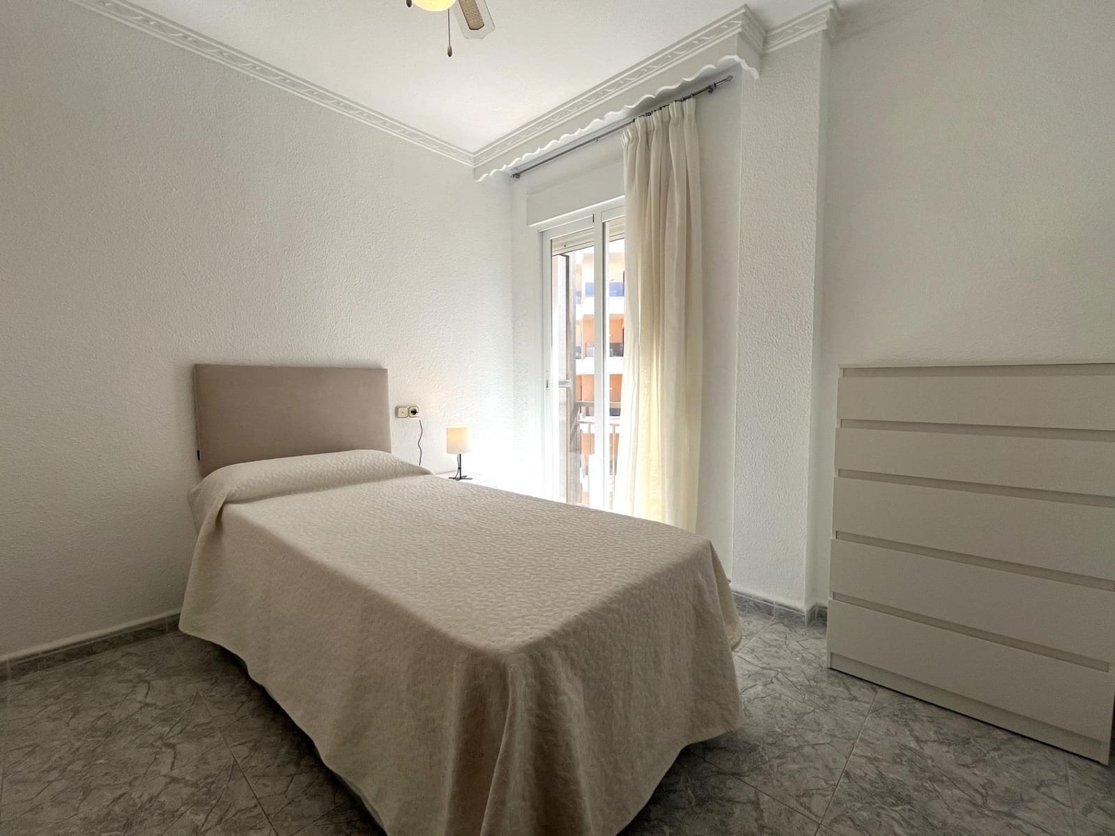 3 soveværelse Lejlighed til leje i Fuengirola - € 1.300 (Ref: 8624224)