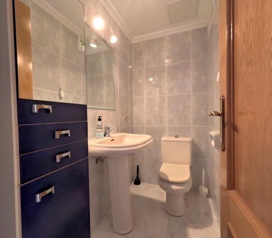 3 slaapkamer Flat te koop in Los Boliches , Fuengirola - € 310.000 (Ref: 9110166)