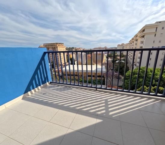 3 slaapkamer Flat te koop in Los Boliches , Fuengirola - € 310.000 (Ref: 9110166)