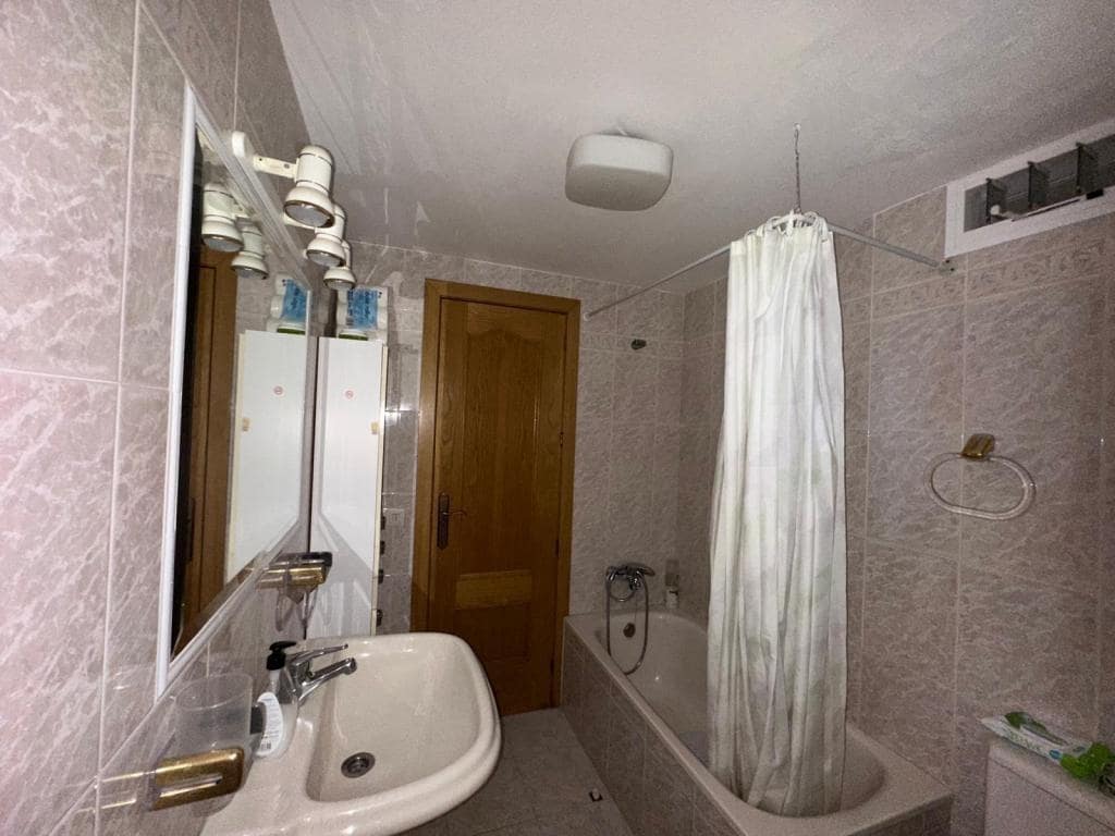 3 slaapkamer Flat te koop in Fuengirola - € 310.000 (Ref: 9110166)