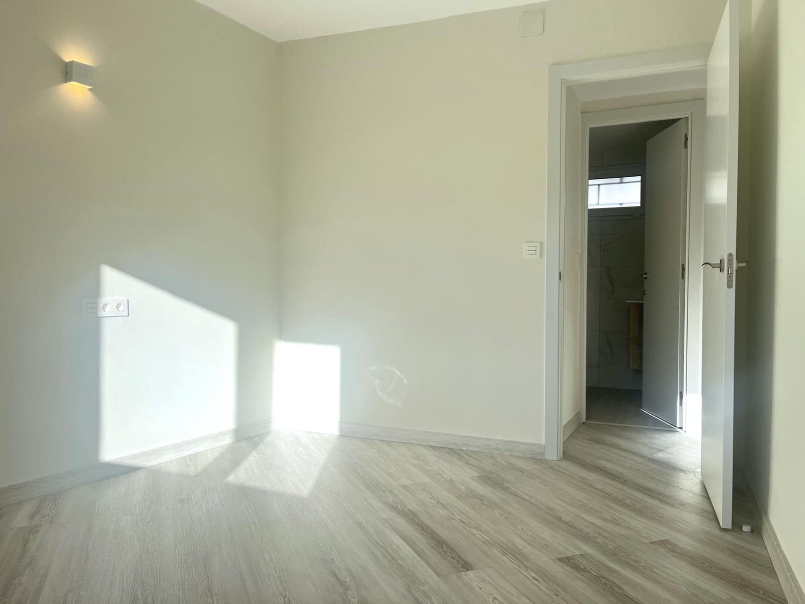 2 slaapkamer Flat te koop in Fuengirola met zwembad - € 320.000 (Ref: 9415852)