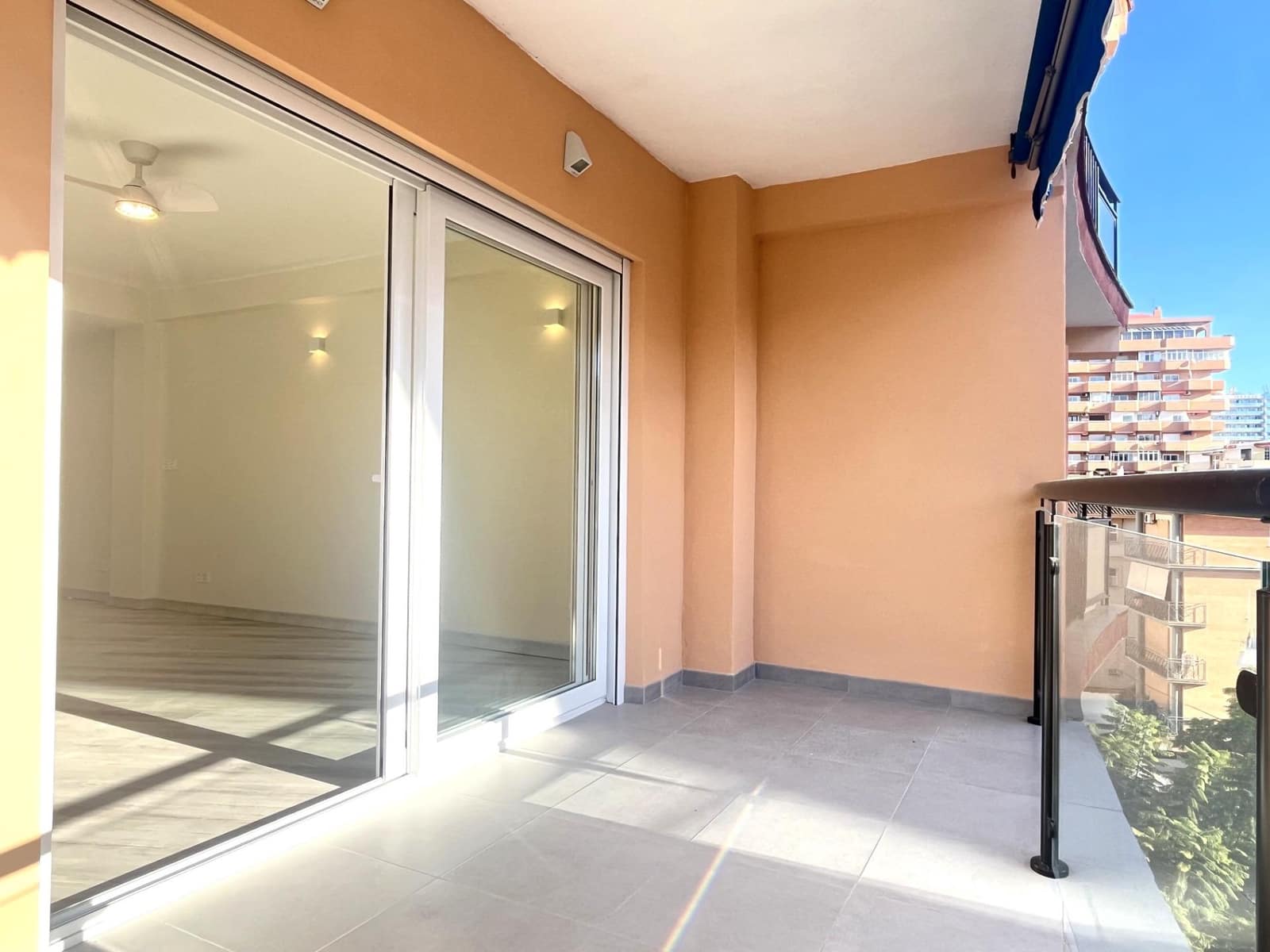 2 slaapkamer Flat te koop in Fuengirola met zwembad - € 320.000 (Ref: 9415852)