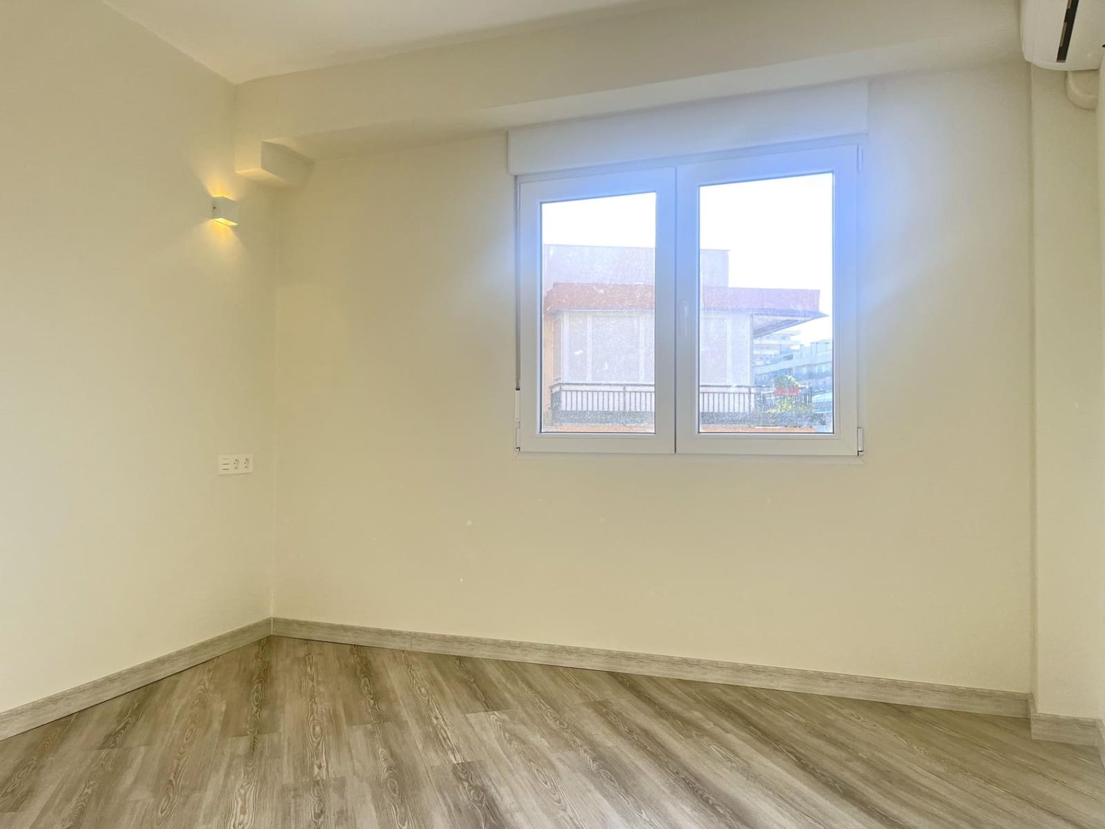2 slaapkamer Flat te koop in Fuengirola met zwembad - € 320.000 (Ref: 9415852)