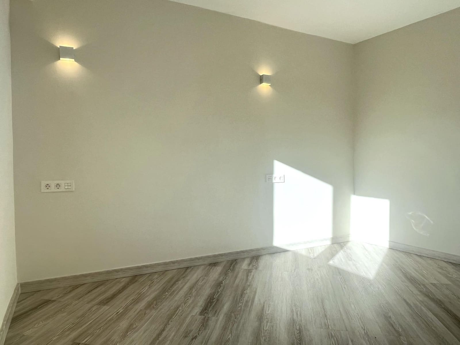2 slaapkamer Flat te koop in Fuengirola met zwembad - € 320.000 (Ref: 9415852)