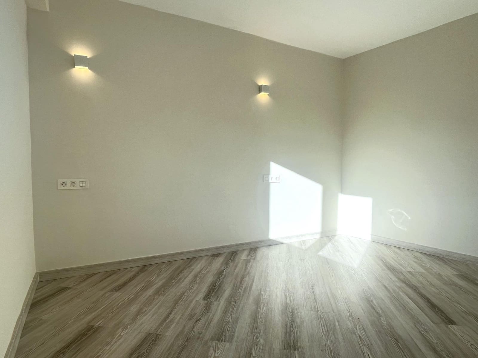 2 slaapkamer Flat te koop in Fuengirola met zwembad - € 320.000 (Ref: 9415852)