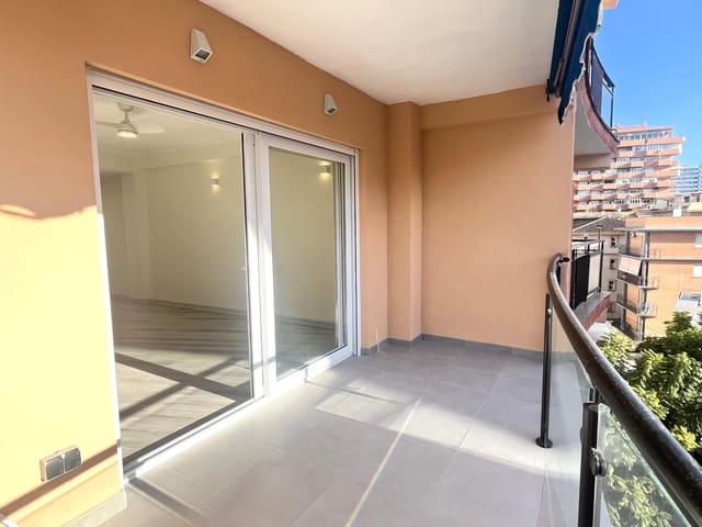 2 bedroom Flat for sale in Los Boliches , Fuengirola with pool - € 320,000 (Ref: 9415852)