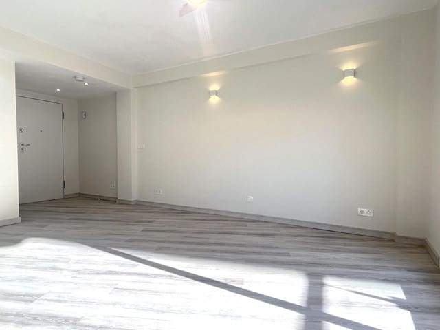 2 bedroom Flat for sale in Los Boliches , Fuengirola with pool - € 320,000 (Ref: 9415852)