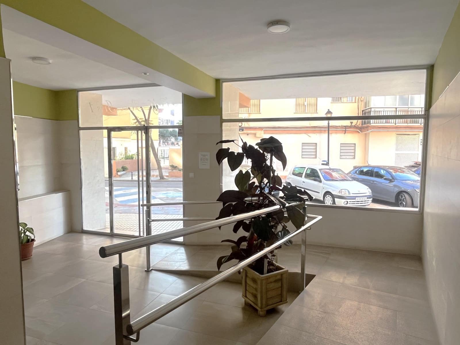 2 slaapkamer Flat te koop in Fuengirola met zwembad - € 320.000 (Ref: 9415852)