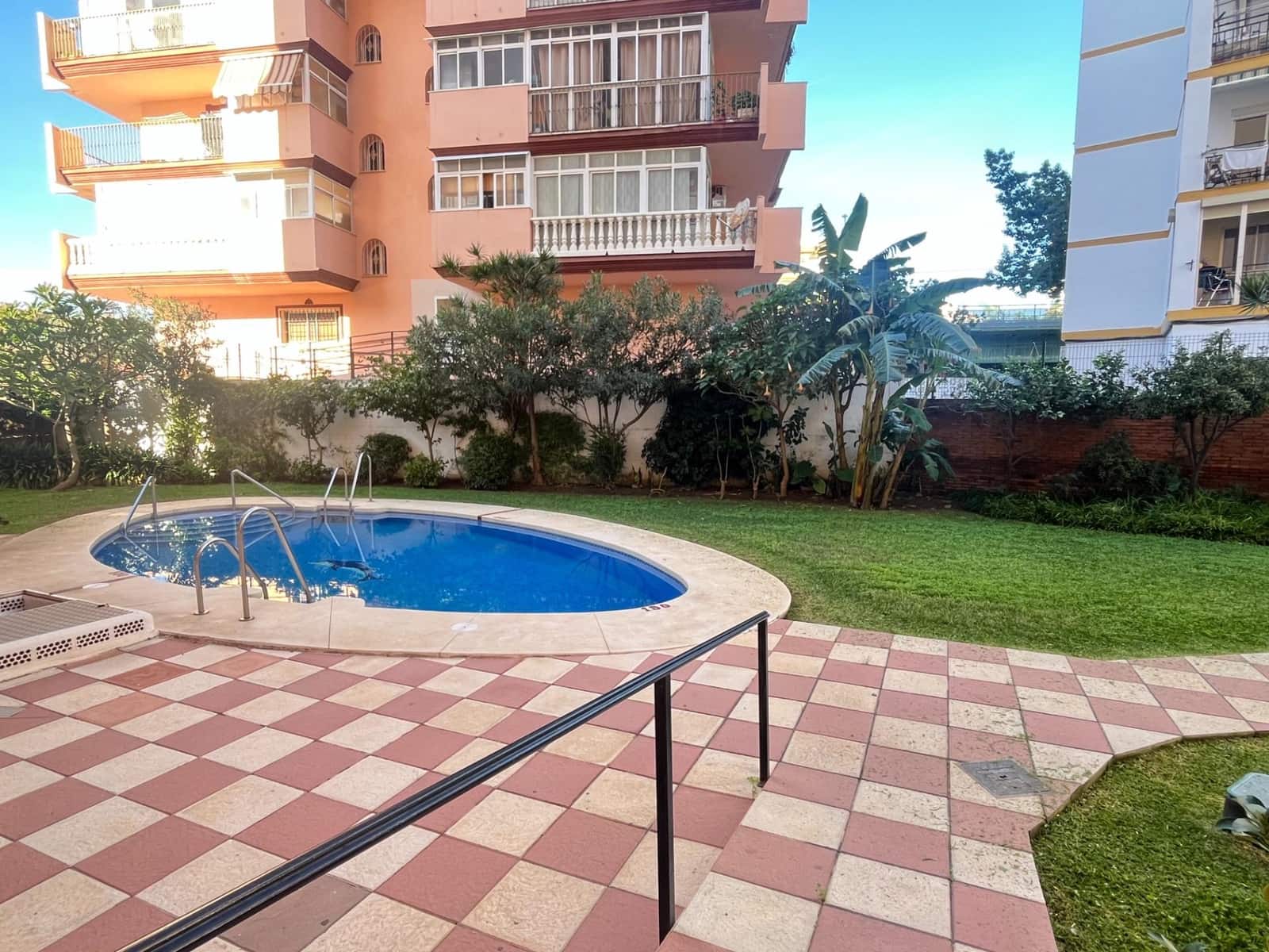 2 slaapkamer Flat te koop in Fuengirola met zwembad - € 320.000 (Ref: 9415852)