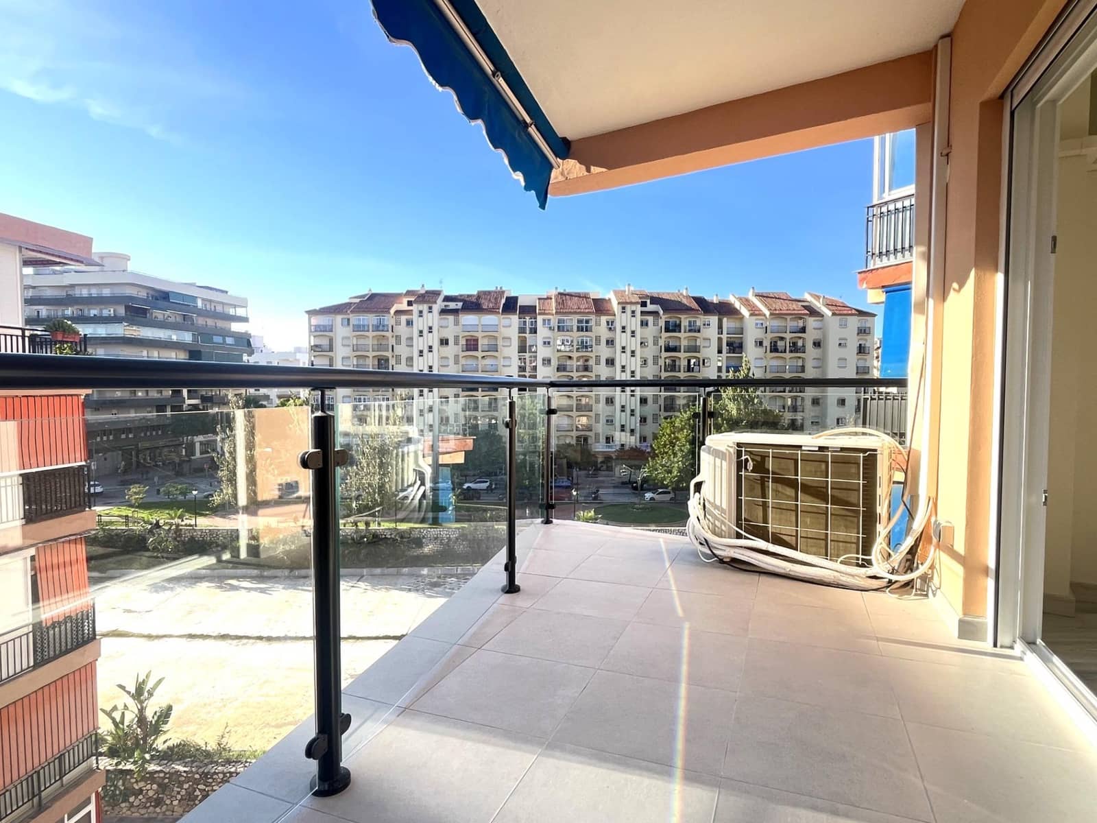 2 slaapkamer Flat te koop in Fuengirola met zwembad - € 320.000 (Ref: 9415852)