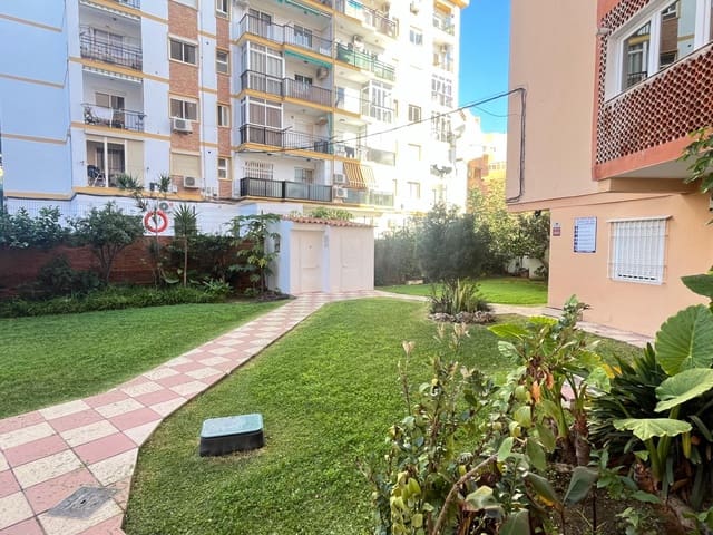 2 bedroom Flat for sale in Los Boliches , Fuengirola with pool - € 320,000 (Ref: 9415852)