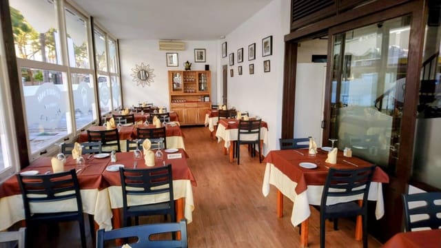 Kommersiell til salgs i Centro ciudad, Fuengirola - € 400 000 (Ref: 9415853)