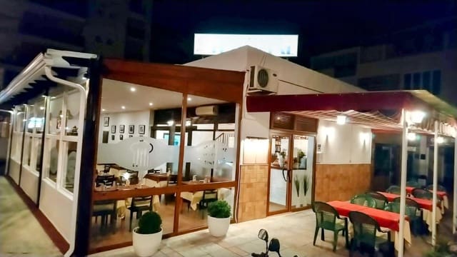 Kommersiell til salgs i Centro ciudad, Fuengirola - € 400 000 (Ref: 9415853)