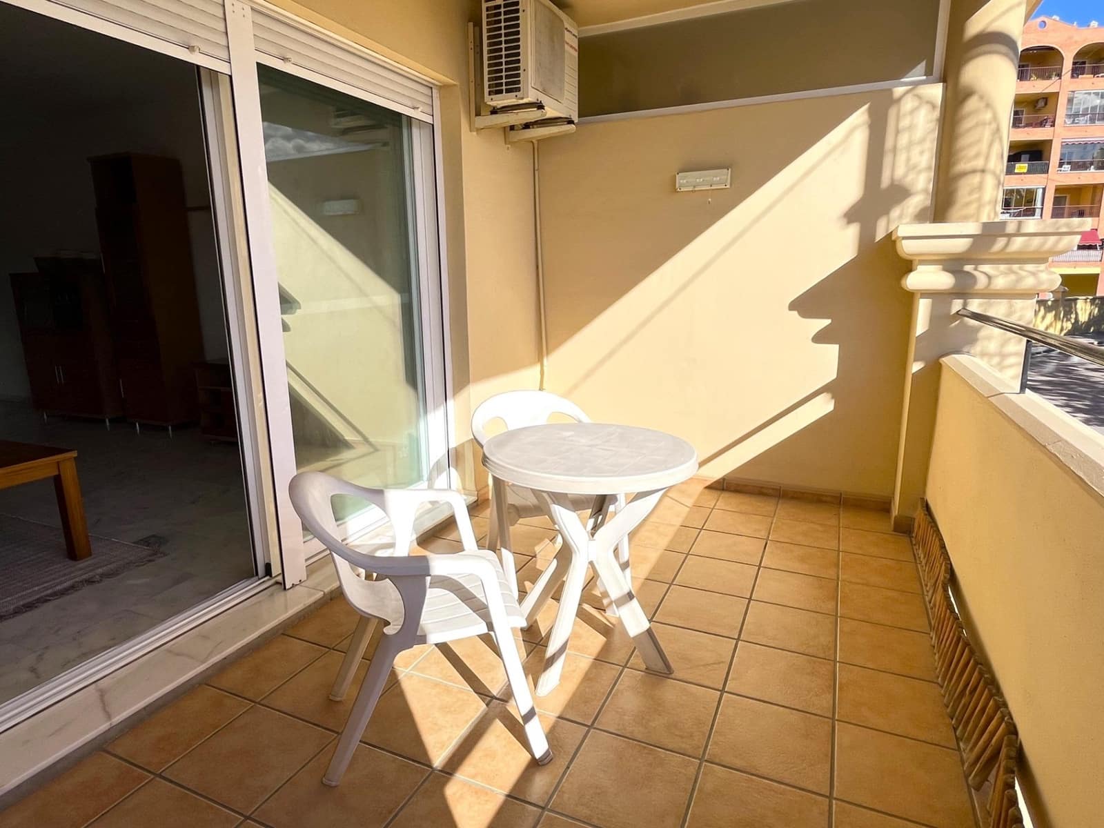 1 makuuhuone Asunto myytävänä paikassa Fuengirola mukana uima-altaan - 220 000 € (Ref: 9440025)