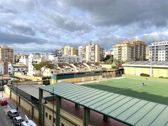 3 sovrum Lägenhet till salu i Los Boliches , Fuengirola med pool - 425 000 € (Ref: 9565103)